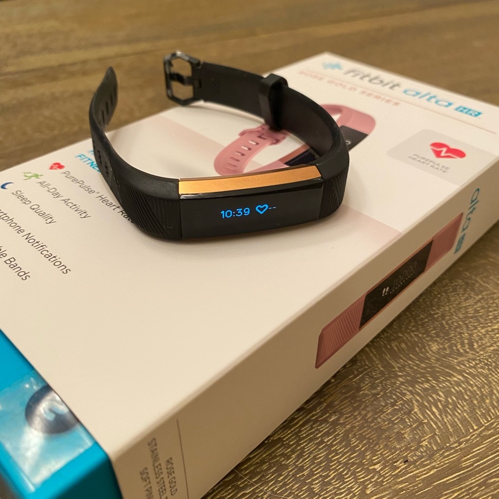 Fitbit Alta HR Rose Gold Series